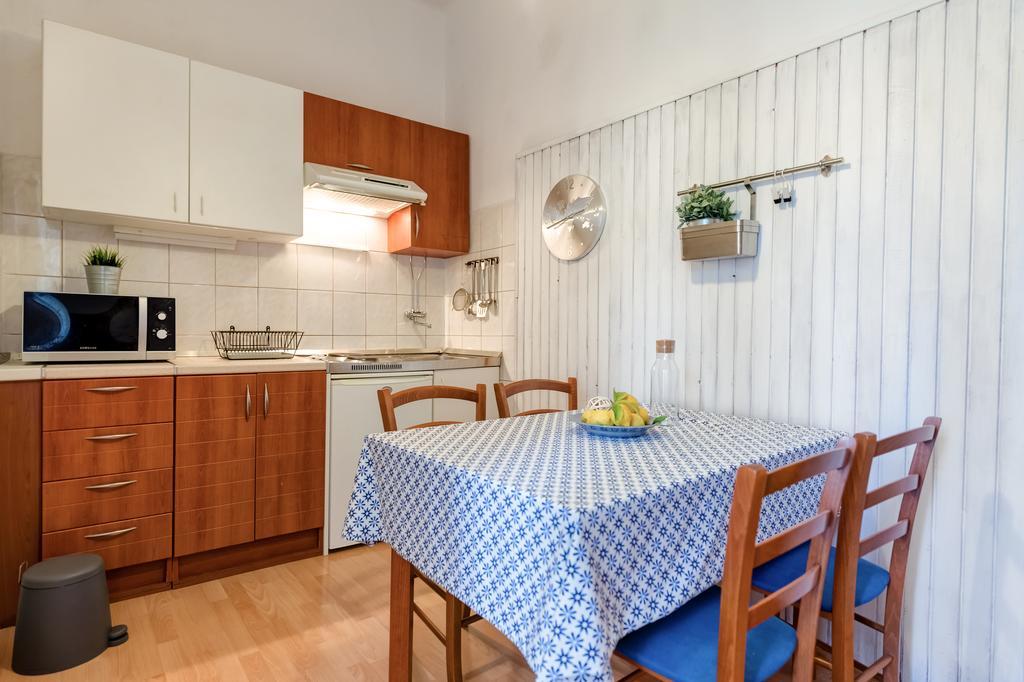 Apartments Bralic Vis Luaran gambar