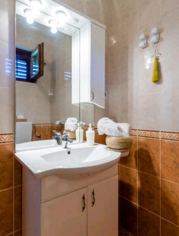 Apartments Bralic Vis Luaran gambar